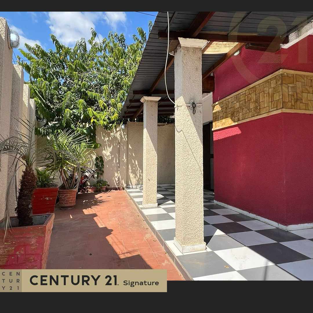 Casa en VentaCASA EN VENTA CALLE DELMIRA CUELLAR ESQUINA MOTACU-WARNES Foto 12