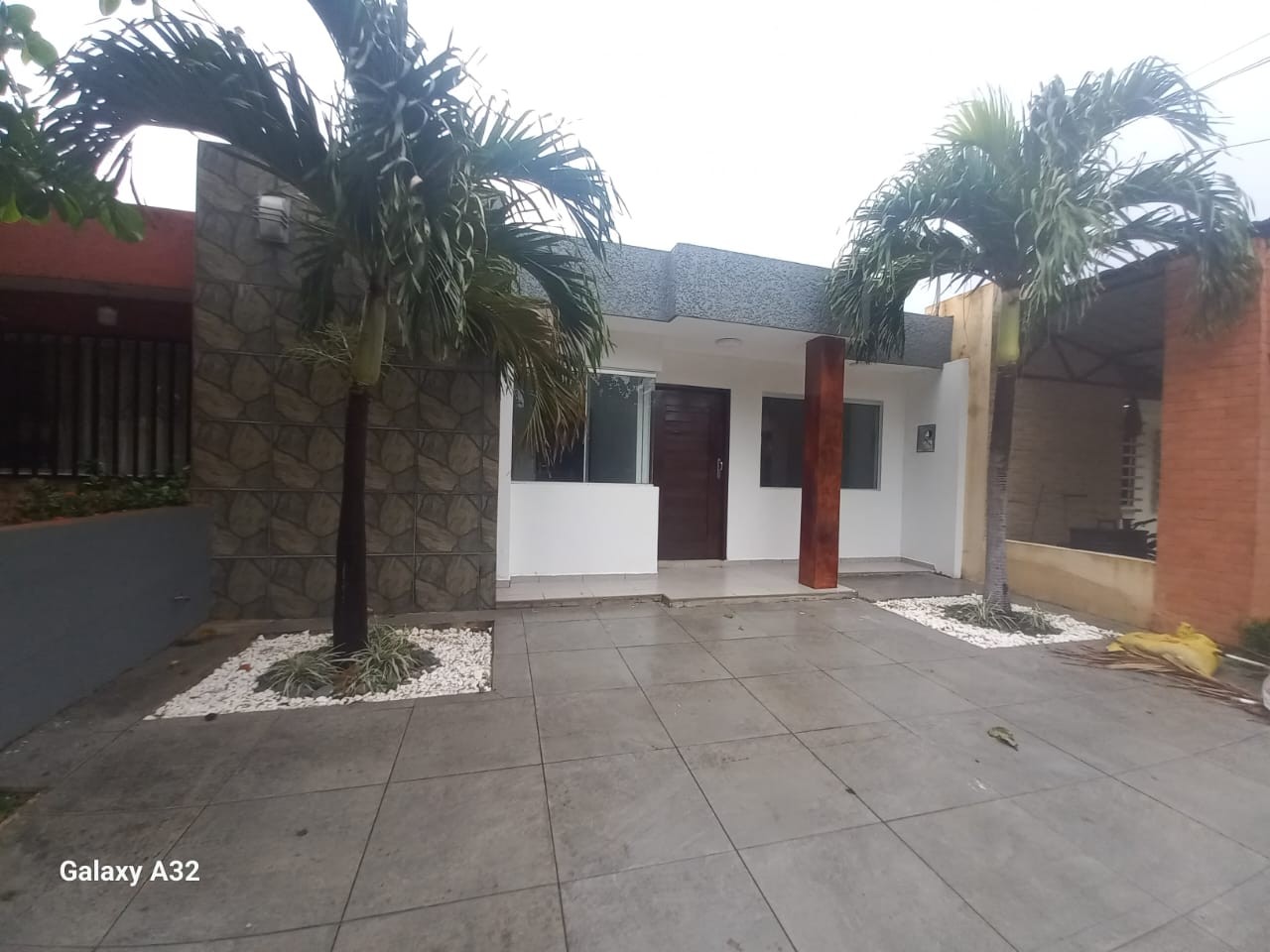 Casa en Entre 7mo y 8vo anillo Norte en Santa Cruz de la Sierra 3 dormitorios 3 baños 2 parqueos Foto 1