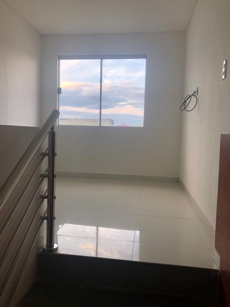 Casa en AlquilerZona Avenida Pirai entre 6to y 7mo anillo  Foto 5