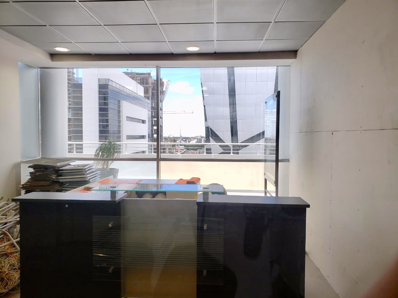 Oficina en AlquilerTorre ITC Tropical Tours  1 dormitorios 2 baños 1 parqueos Foto 3