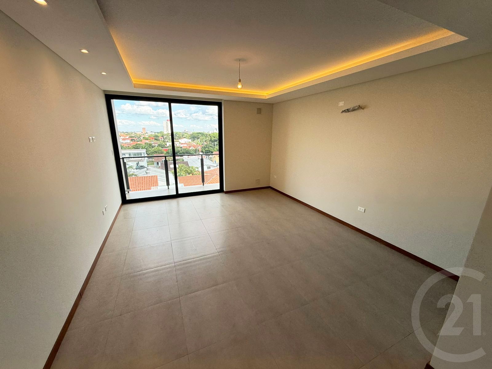 Departamento en VentaAvenida Beni, entre 4to y 5to anillo Foto 5