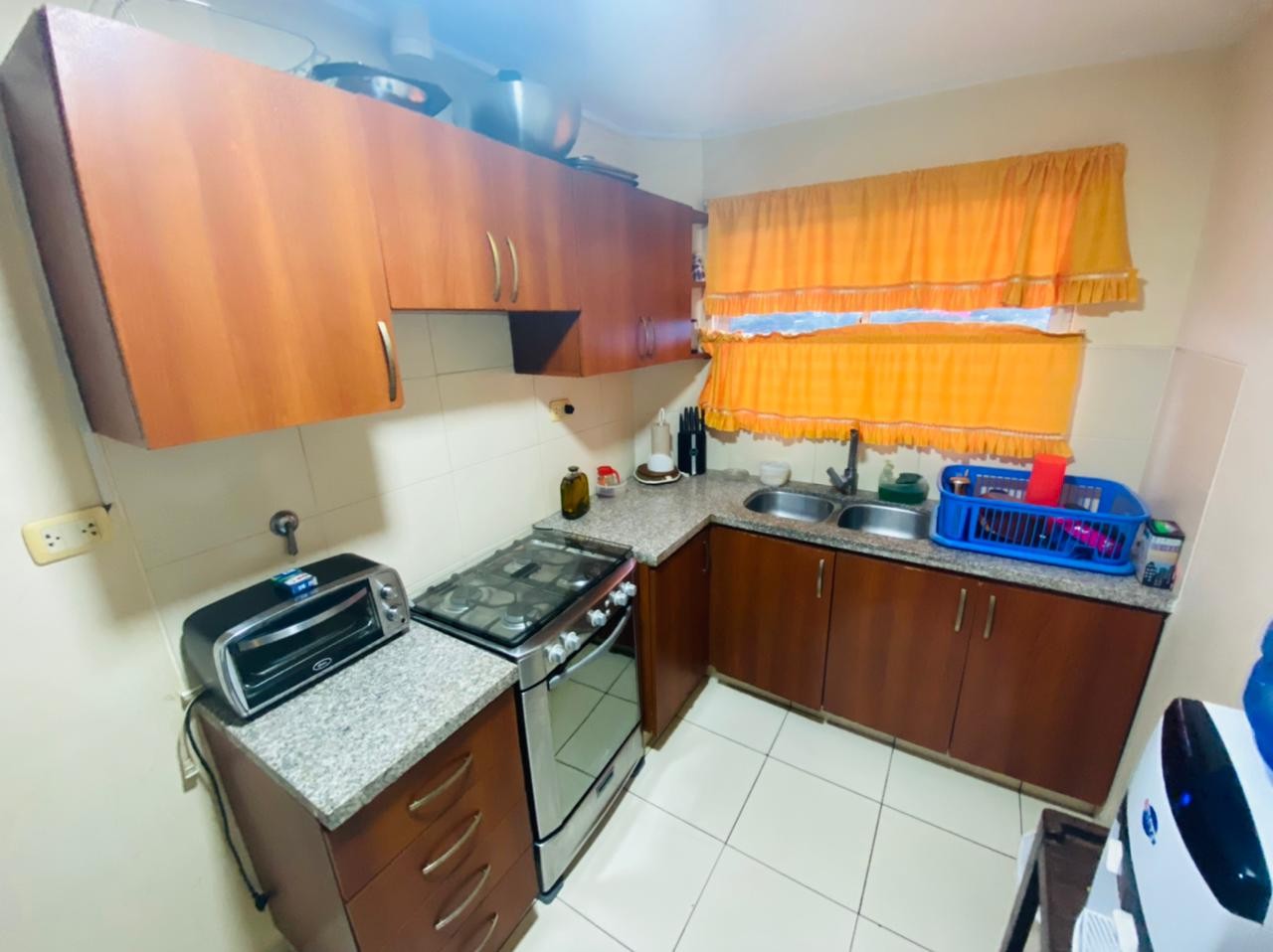 Departamento en Entre 5to y 6to anillo Oeste en Santa Cruz de la Sierra 2 dormitorios 2 baños 1 parqueos Foto 2