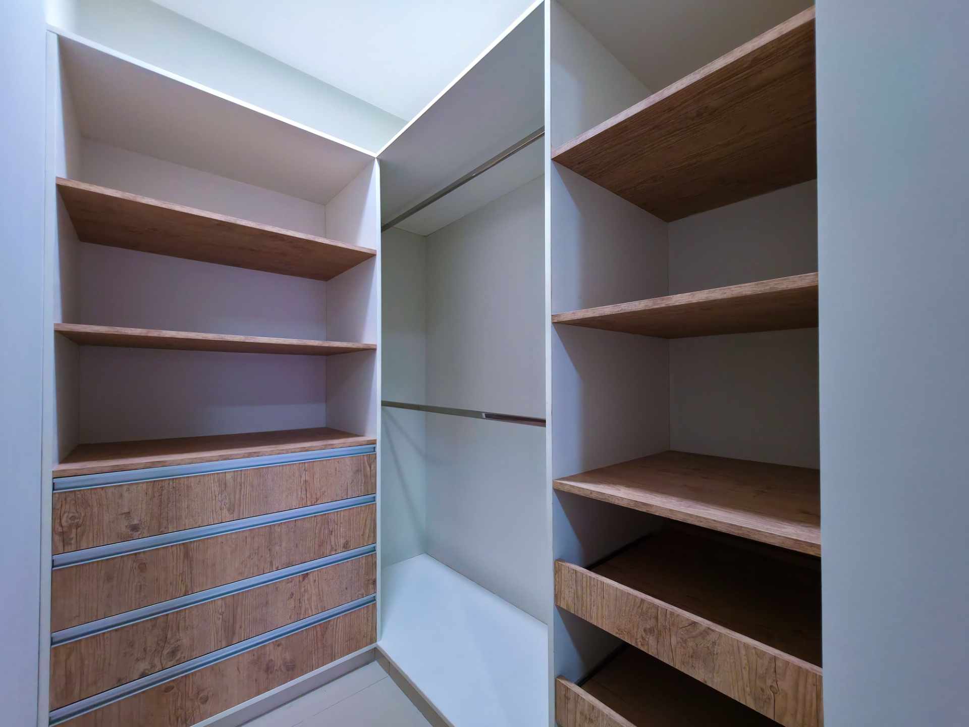 Casa en VentaAv Pirai 6to anillo Condominio Palma mallorca 4 dormitorios 4 baños 4 parqueos Foto 16