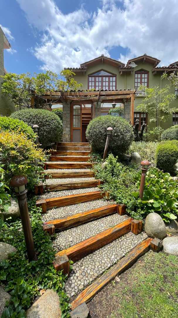 Casa en VentaCasa en Irpavi 2 4 dormitorios 8 baños 4 parqueos Foto 10