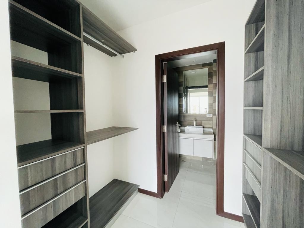 En Alquiler a $us 650 Foto 13