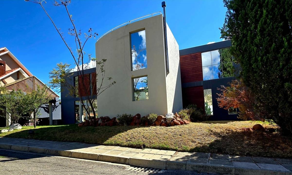 Casa en VentaURBANIZACIÓN UMAMANTA FASE - MANZANO G 3 dormitorios 3 baños 2 parqueos Foto 3