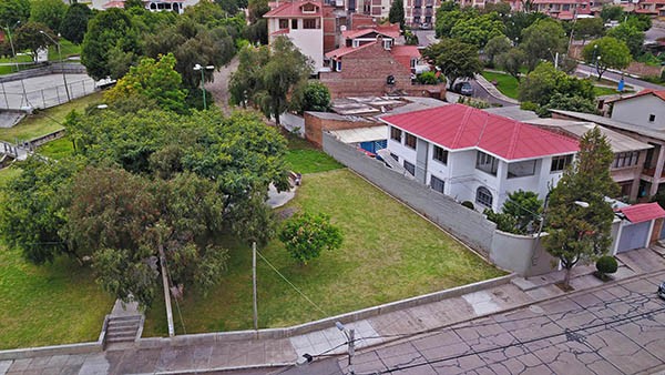 Casa en Aranjuez en Cochabamba 6 dormitorios 5 baños 4 parqueos Foto 1