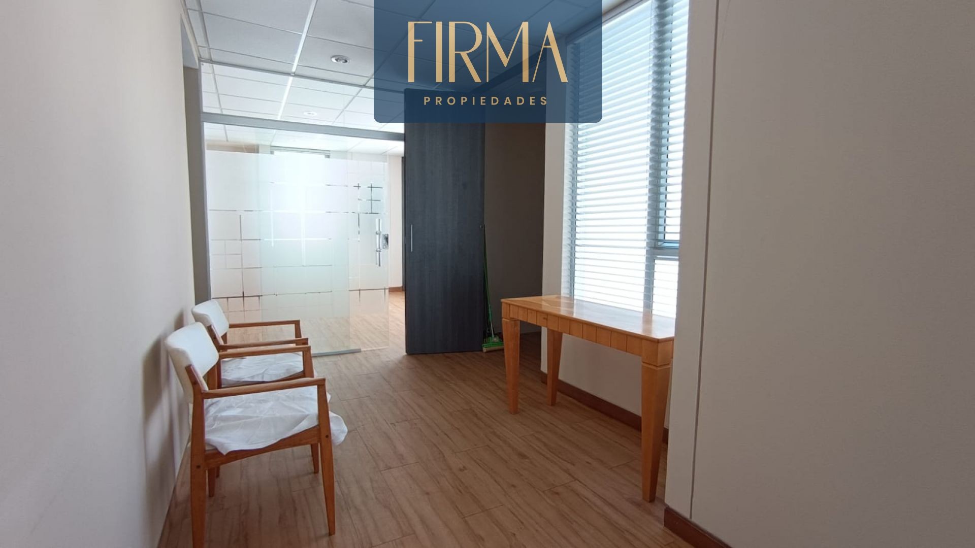 Oficina en Calacoto en La Paz 4 dormitorios 2 baños 1 parqueos Foto 6