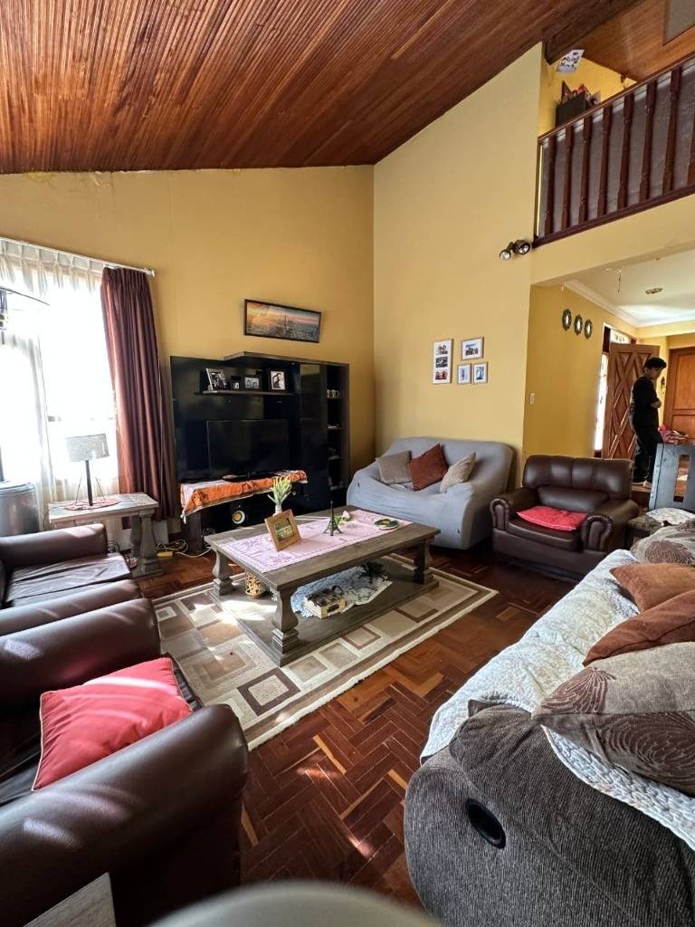 Casa en VentaACHUMANI, CALLE 35 4 dormitorios 5 baños 3 parqueos Foto 12