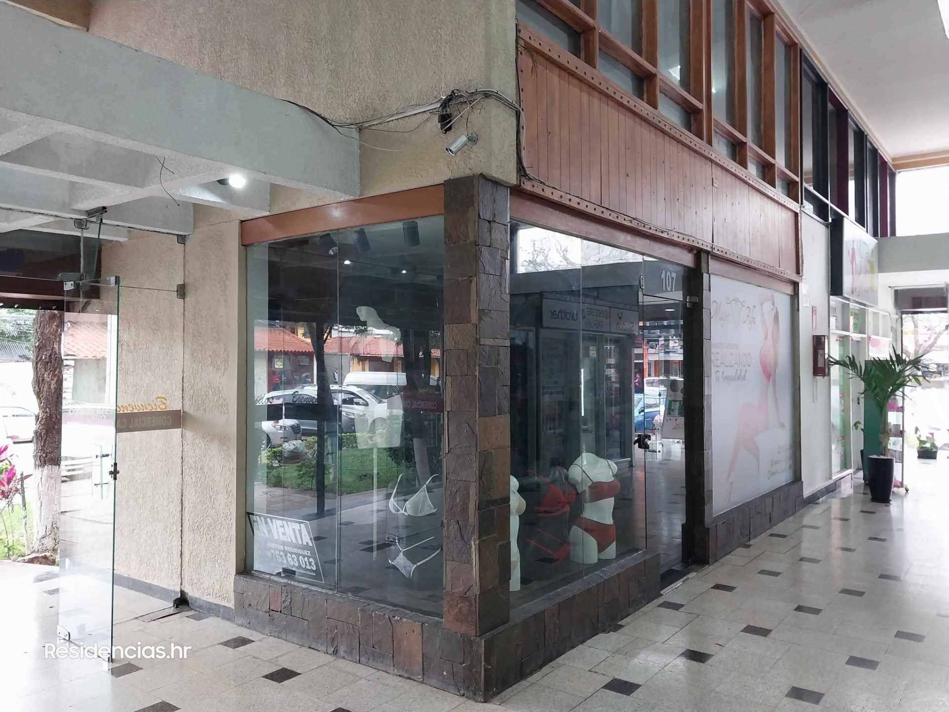 Local comercial en VentaVENDO LOCAL EN COMERCIAL CAÑOTO   1 baños  Foto 2