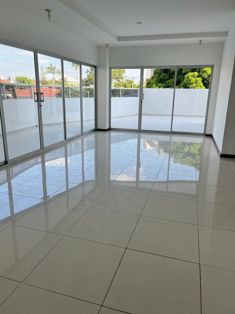 Departamento en Entre 2do y 3er anillo Oeste en Santa Cruz de la Sierra 1 dormitorios 1 baños 1 parqueos Foto 1