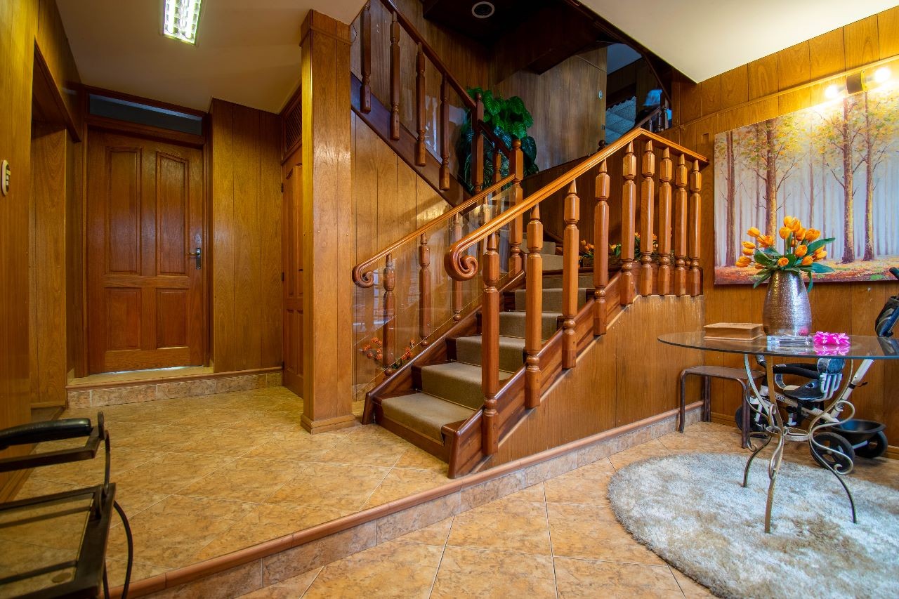 Oficina en AlquilerEquipetrol sobre 3er. anillo externo  5 dormitorios 5 baños 6 parqueos Foto 11