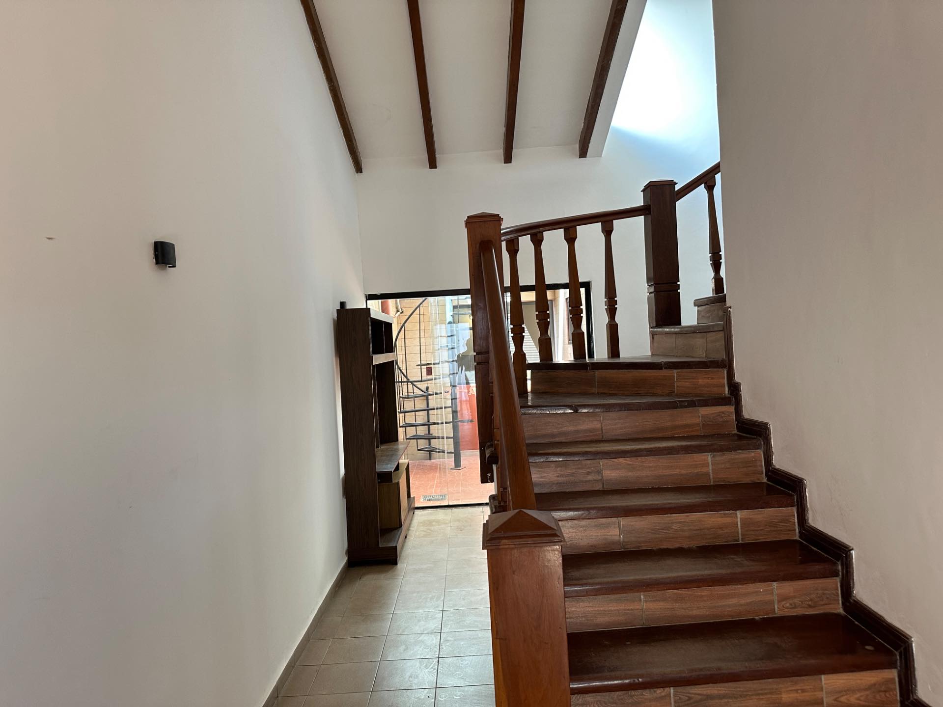 Casa en AlquilerBarrio Hamacas Calle 7 Oeste (Av. Beni y 4to Anillo) 3 dormitorios 2 baños 2 parqueos Foto 24
