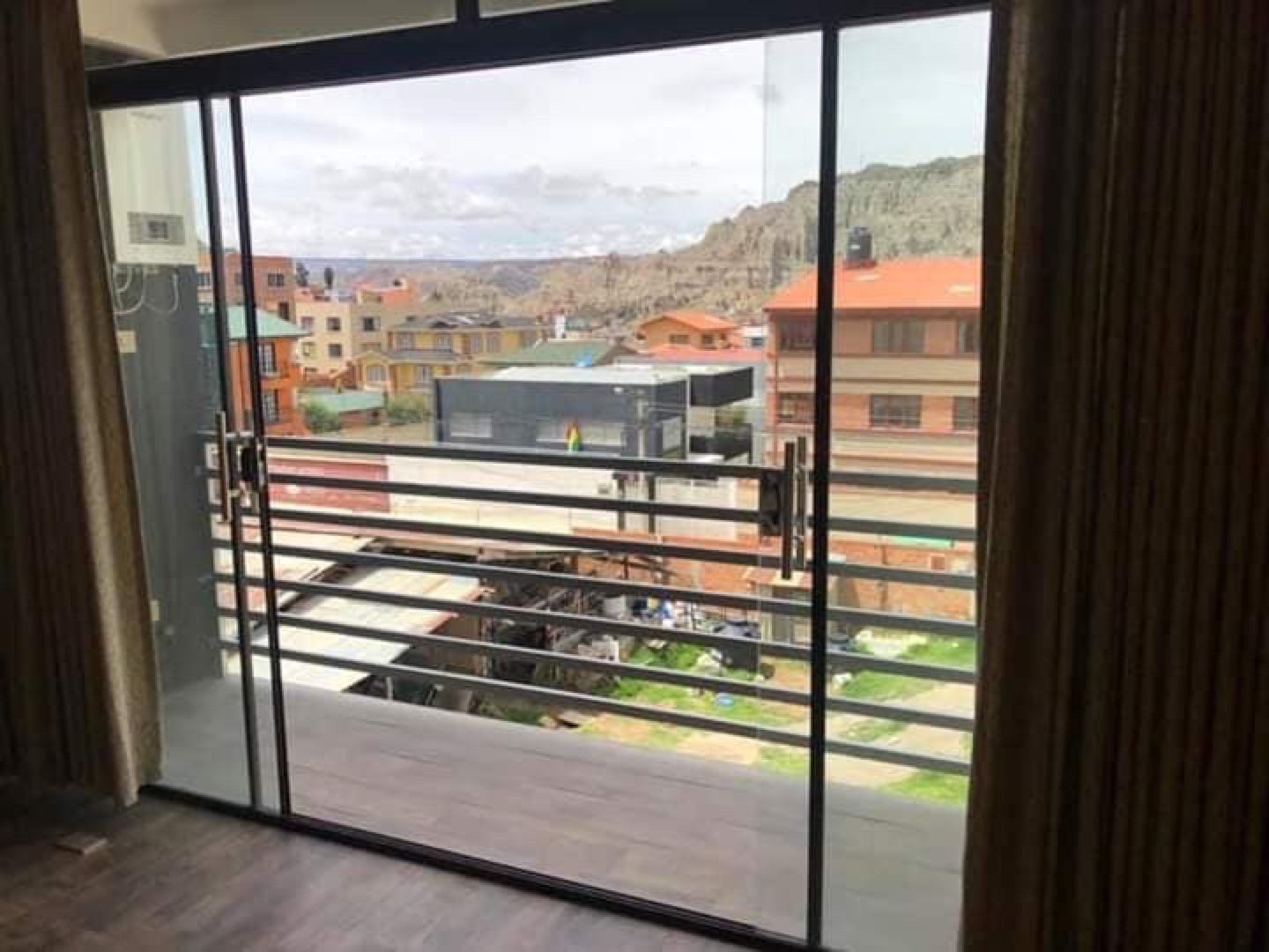 Departamento en Irpavi en La Paz 2 dormitorios 2 baños  Foto 3