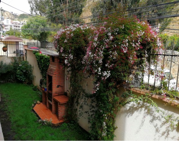 Departamento en VentaAchumani lado del Hipermaxi 3 dormitorios 4 baños 1 parqueos Foto 2