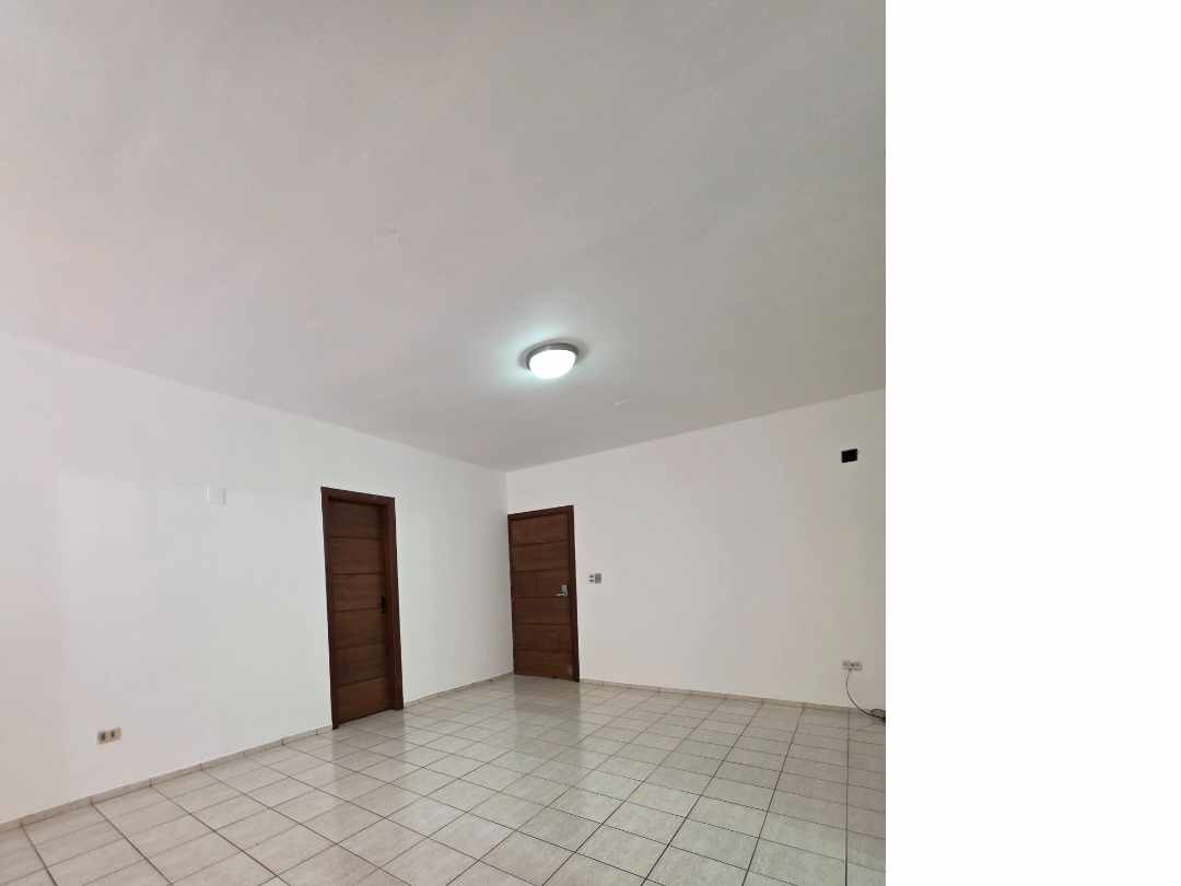 Departamento en Entre 1er y 2do anillo Oeste en Santa Cruz de la Sierra 3 dormitorios 2 baños 1 parqueos Foto 14