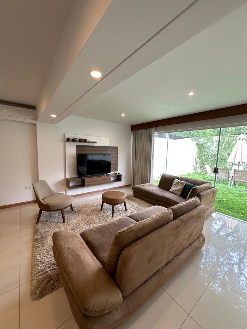 Casa en Entre 5to y 6to anillo Oeste en Santa Cruz de la Sierra 3 dormitorios 3 baños 2 parqueos Foto 3