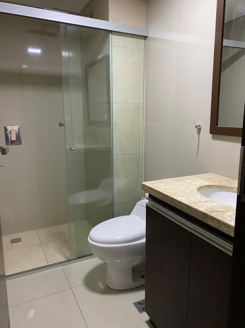 Departamento en AlquilerTorre Vento,  sobre Av. alemana entre 2 do y 3anillo Foto 5