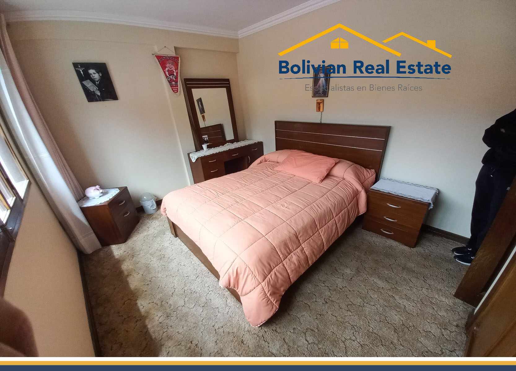 Casa en VentaEN EXCELENTE UBICACIÓN, COMODA CASA EN VENTA EN ACHUMANI 4 dormitorios 4 baños 2 parqueos Foto 8