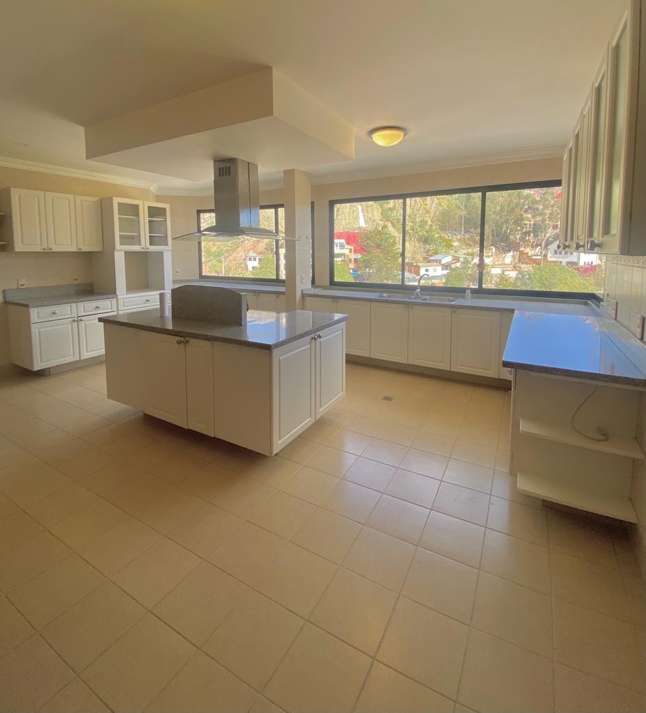 Departamento en Calacoto en La Paz 4 dormitorios 6 baños 2 parqueos Foto 7