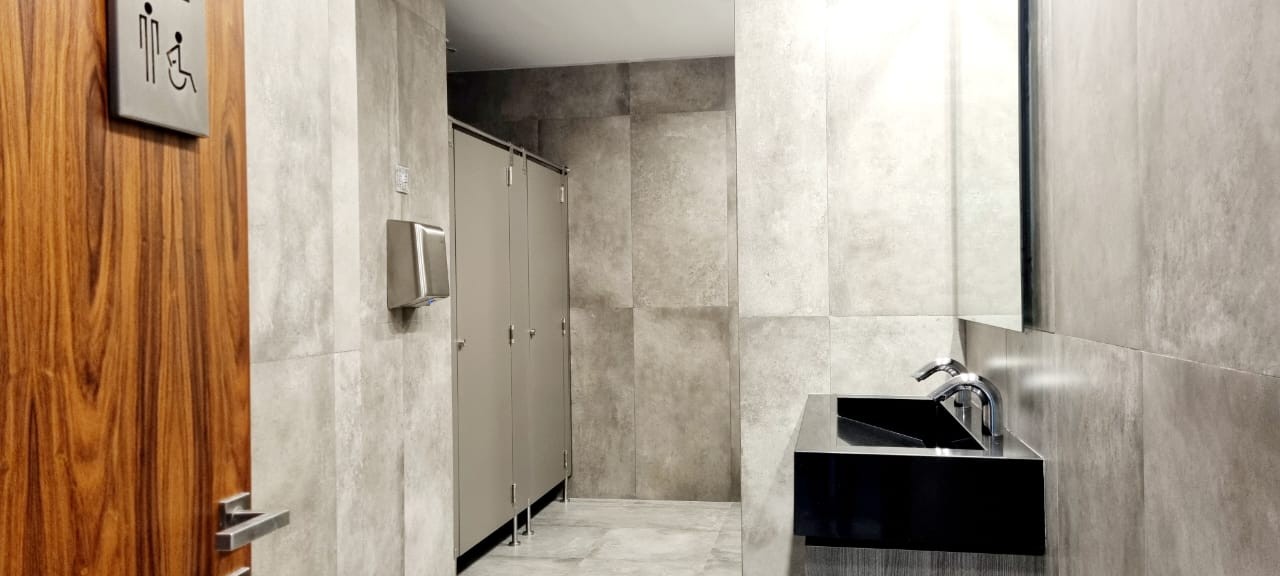 Oficina Edificio MZ 40, Equipetrol Foto 9