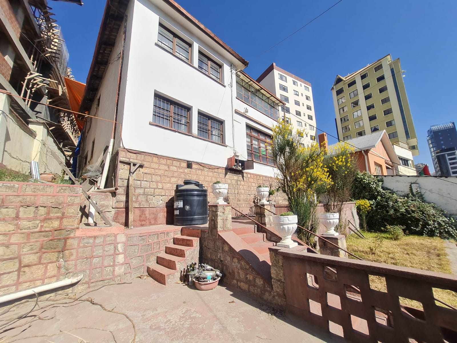 Terreno <b>SOPOCACHI - CASA EN VENTA COMO TERRENO</b>  Foto 2