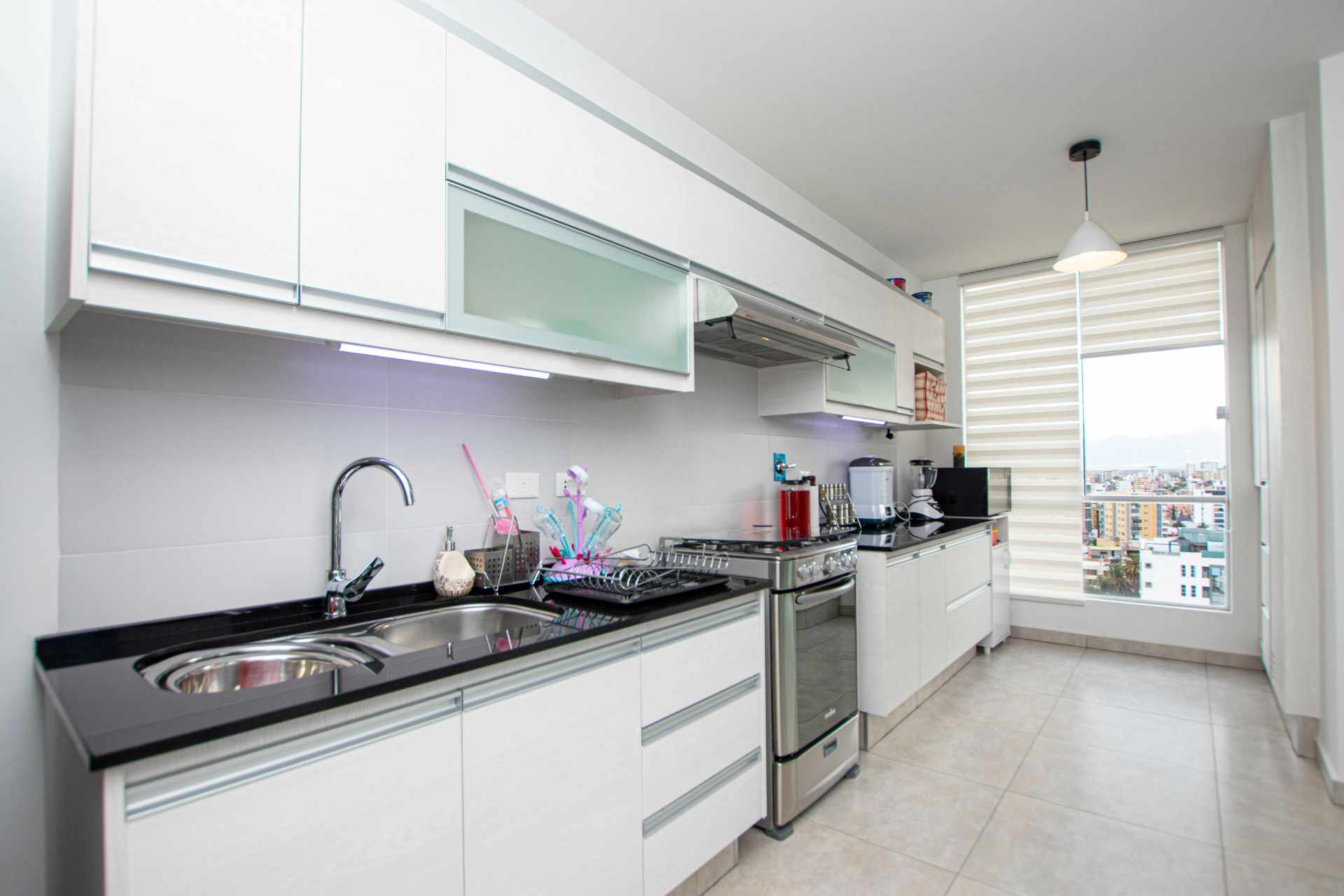 Departamento en AnticréticoCalle Buenos Aires y Av. Villarroel, Edif. Torre Ventura 3 dormitorios 3 baños 1 parqueos Foto 4