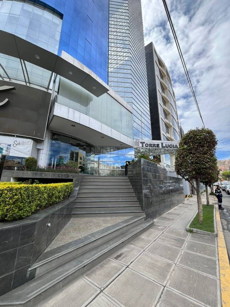 En Alquiler a $us 3,000 Foto 2