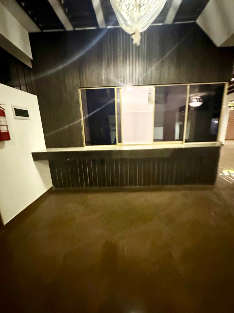 Local comercial en Achumani en La Paz  2 baños  Foto 14