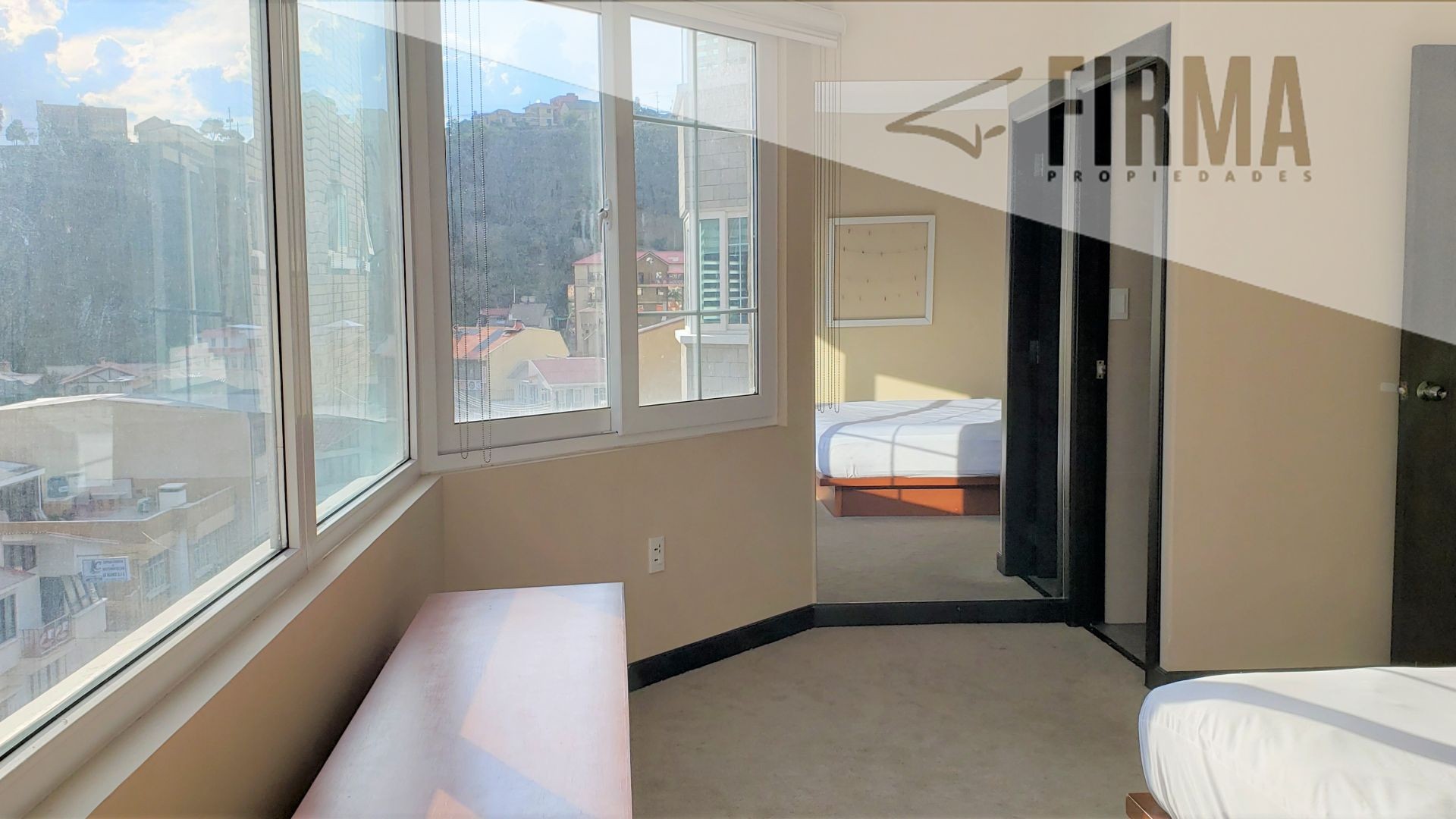 Departamento en Achumani en La Paz 2 dormitorios 4 baños 2 parqueos Foto 7
