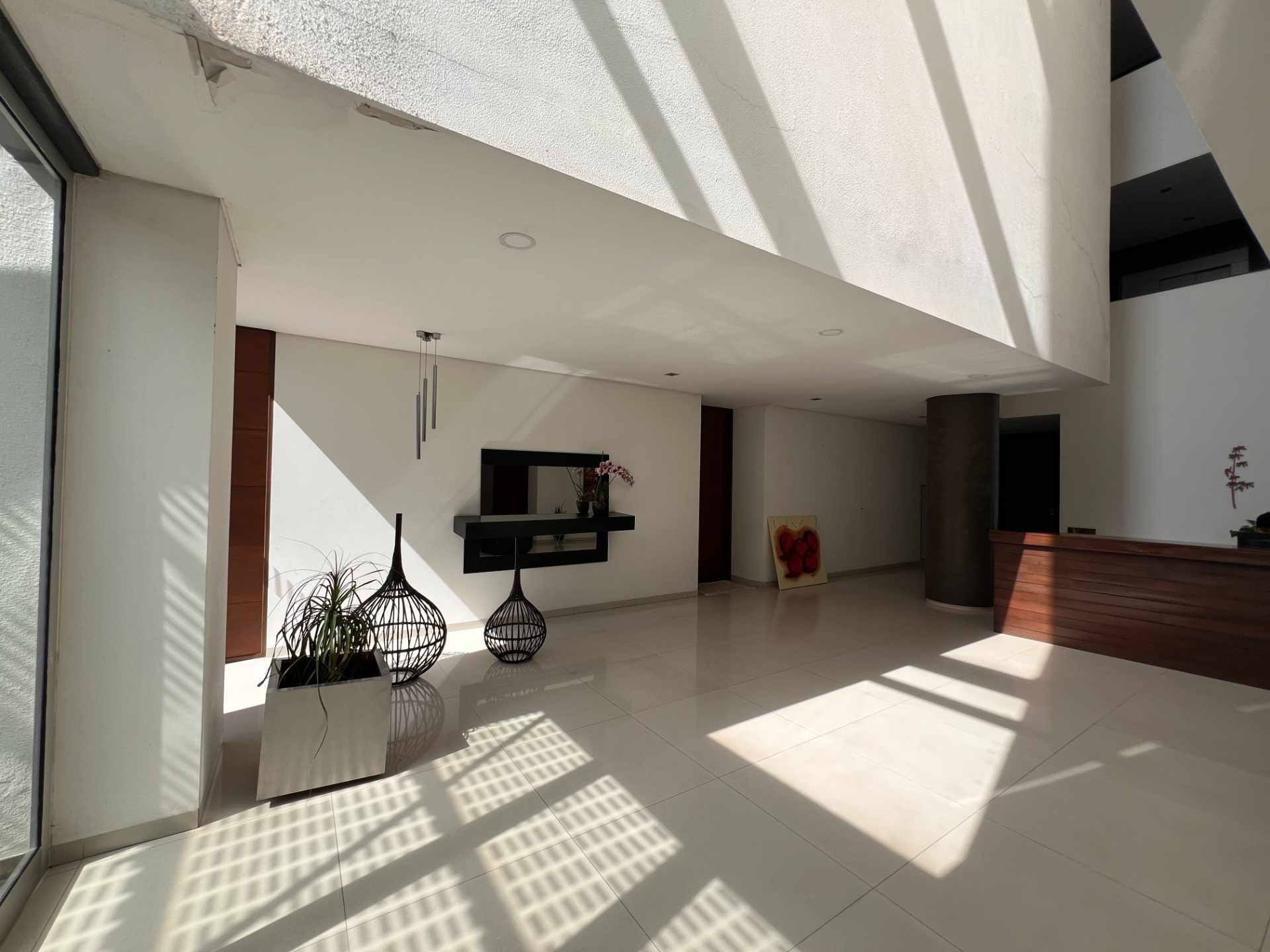 Departamento en AlquilerNorte Av. Banzer y 6to anillo 4 dormitorios 3 baños 1 parqueos Foto 3