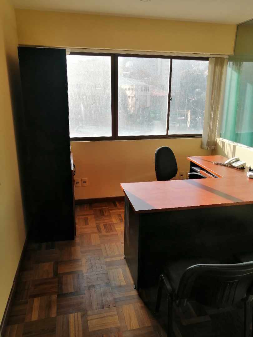 Oficina en Sopocachi en La Paz 4 dormitorios 2 baños 1 parqueos Foto 8