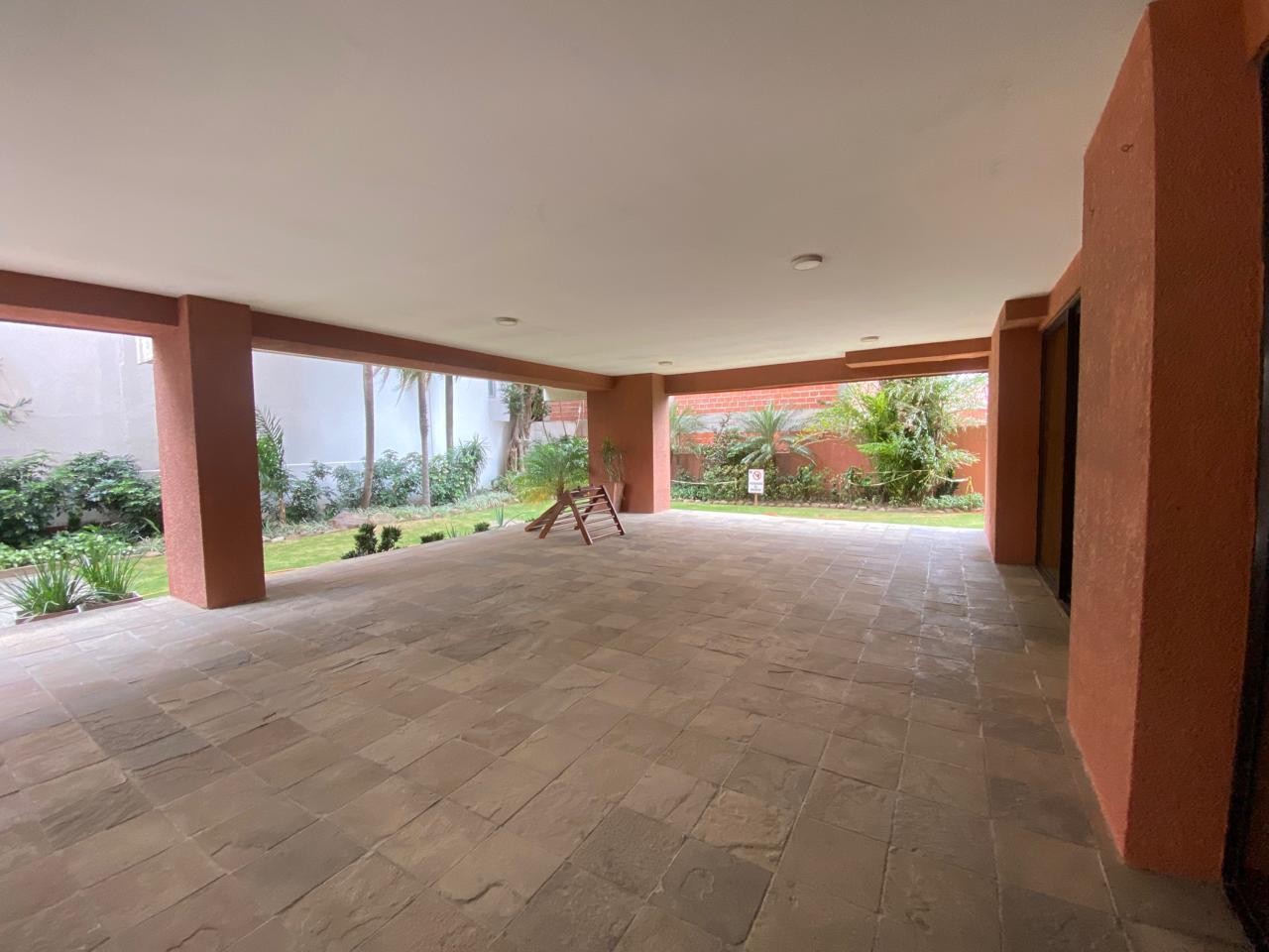 Departamento en Venta📍Av. La Salle, Edificio Mirador de Equipetrol. 3 dormitorios 3 baños 2 parqueos Foto 20