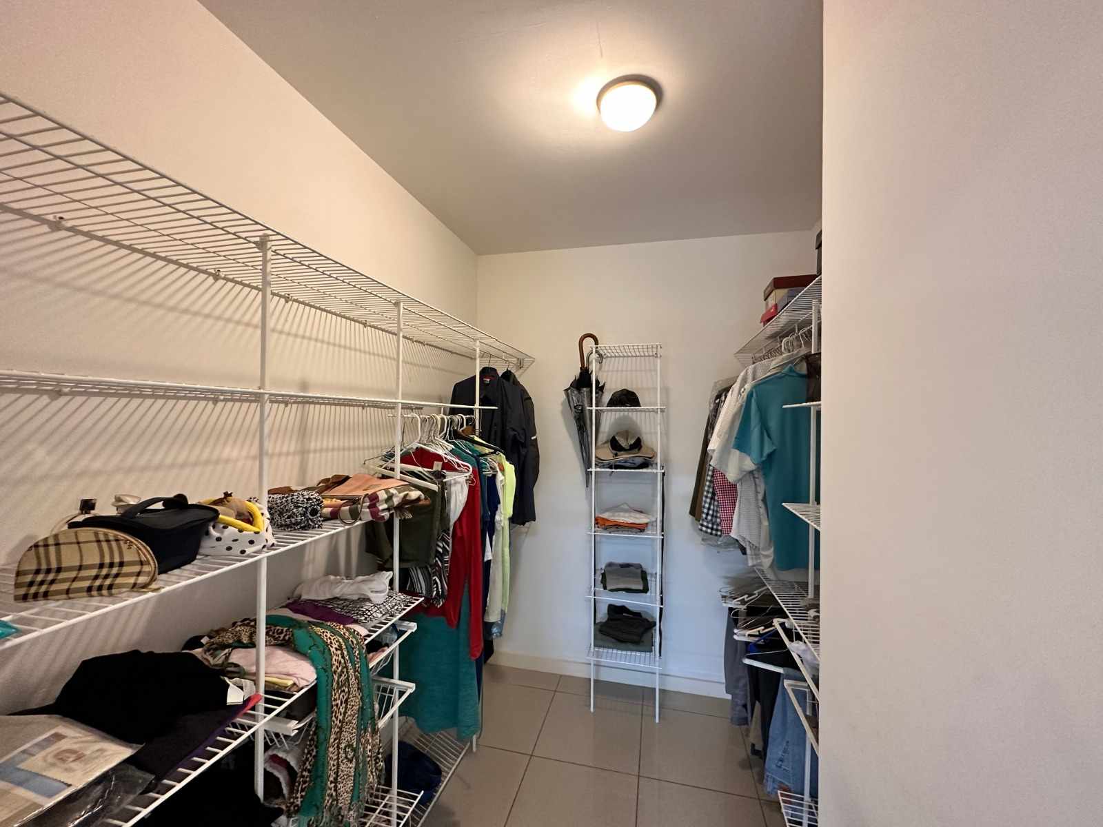 Departamento [CONDOMINIO VISTA VERDE| ZONA OESTE] ALQUILER SIN MUEBLES: DEPARTAMENTO 3 DORMITORIOS CON DEPENDENCIAS Foto 11