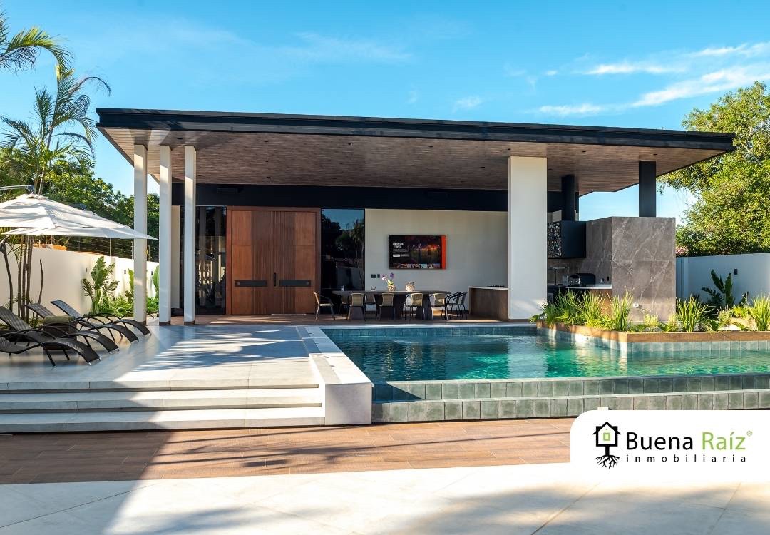 Casa Urubó zona Los Batos (Frente a Salón Emperador) Foto 6