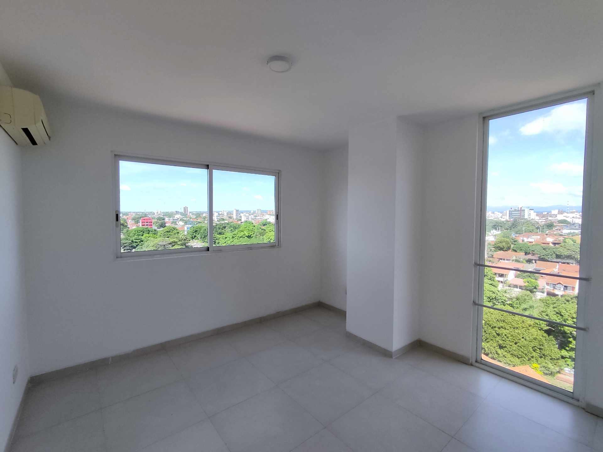 Departamento Torres Geranios, entre 1er y 2do anillo Foto 28