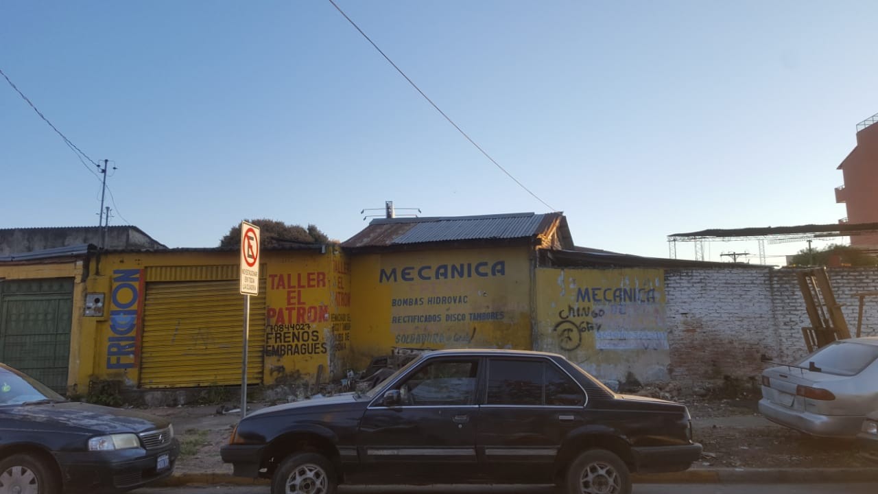 Terreno en VentaTERRENO EN VENTA a una cuadra del Segundo anillo entre Mutualista y Paragua.    Foto 7