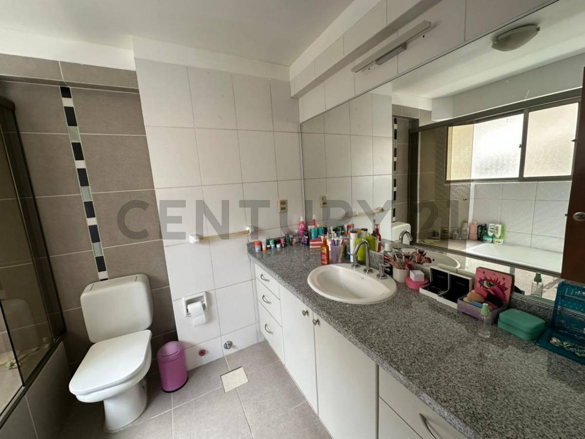 En Alquiler a $us 2,200 Foto 24