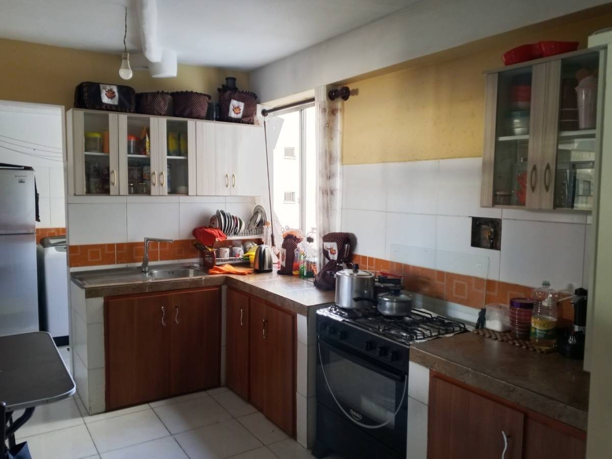 Departamento en Miraflores en La Paz 3 dormitorios 3 baños  Foto 3