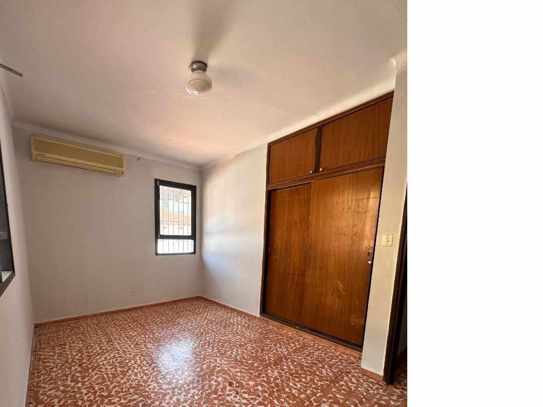 Casa en Alquiler[CASA INDEPENDIENTE EN ALQUILER PARA OFICINAS O VIVIENDA PET FRIENDLY | SOBRE AV. RADIAL 27, entre 3er. y 4to. Anillo] 3 dormitorios 2 baños 3 parqueos Foto 13