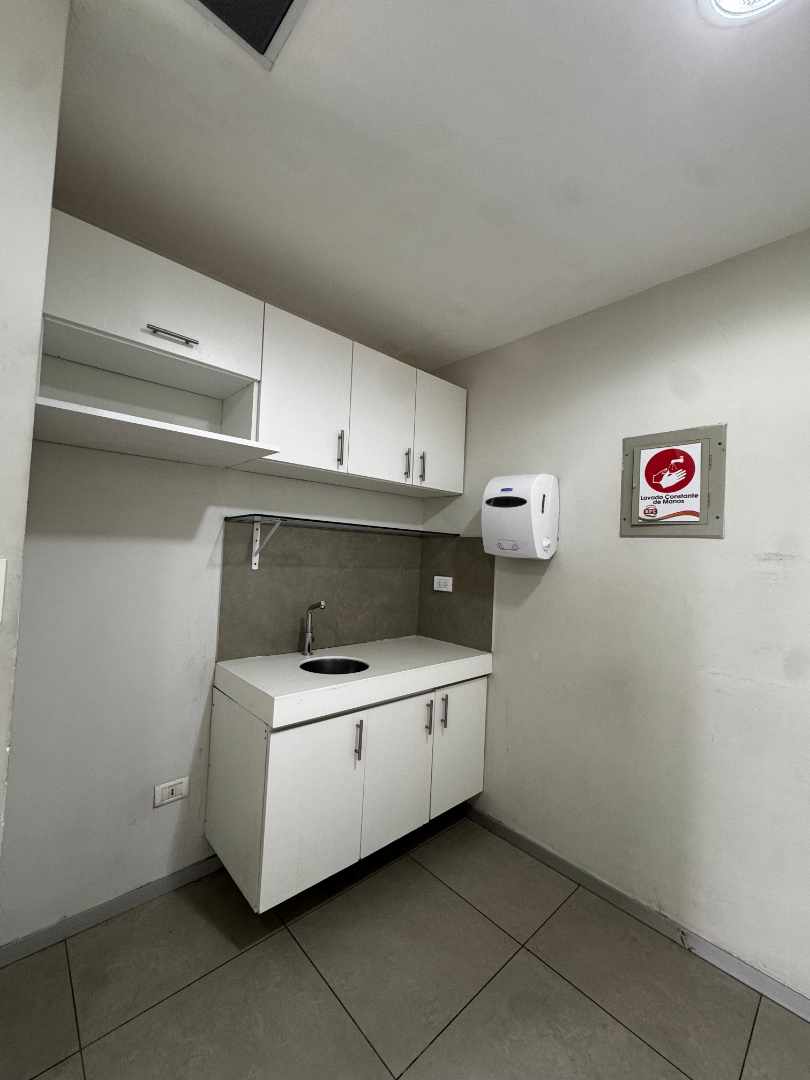 Oficina en AlquilerTORRE DUO 5 dormitorios 1 baños 2 parqueos Foto 15