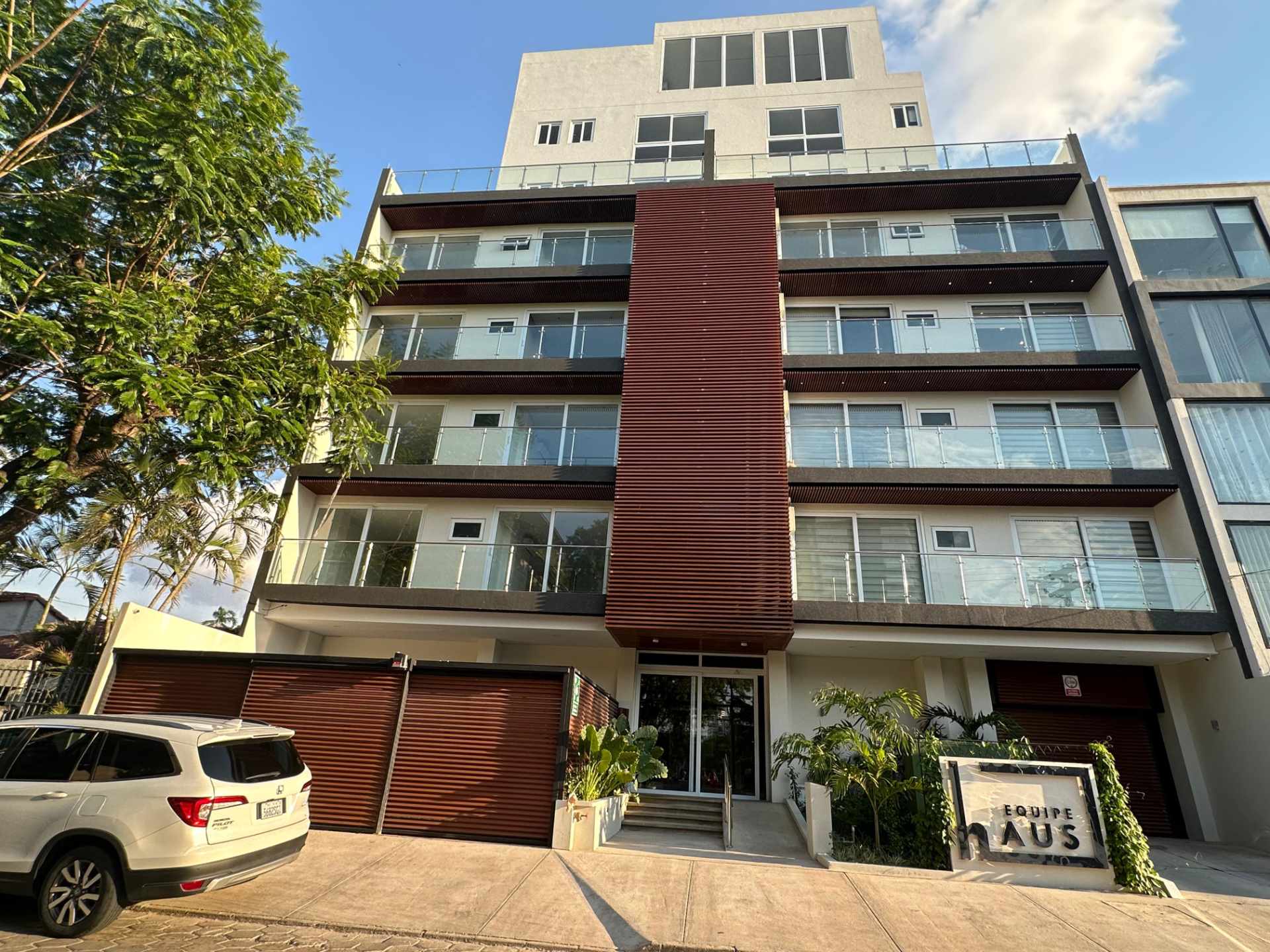 Departamento en AlquilerEQUIPETROL COND. HAUS EQUIPE DEPARTAMENTO EN ALQUILER 1 dormitorios 1 baños  Foto 1