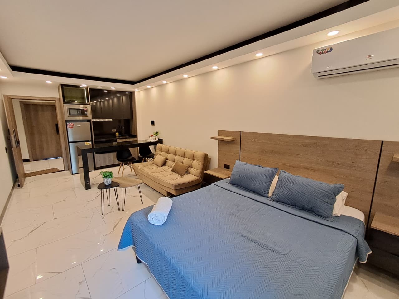Departamento en VentaEQUIPETROL, Calle 7 este, 2do y 3er anillo Av. San Martin 1 dormitorios 1 baños  Foto 1