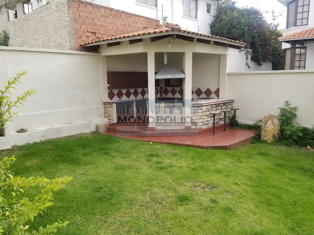 Casa en Aranjuez en Cochabamba 5 dormitorios 5 baños 2 parqueos Foto 4