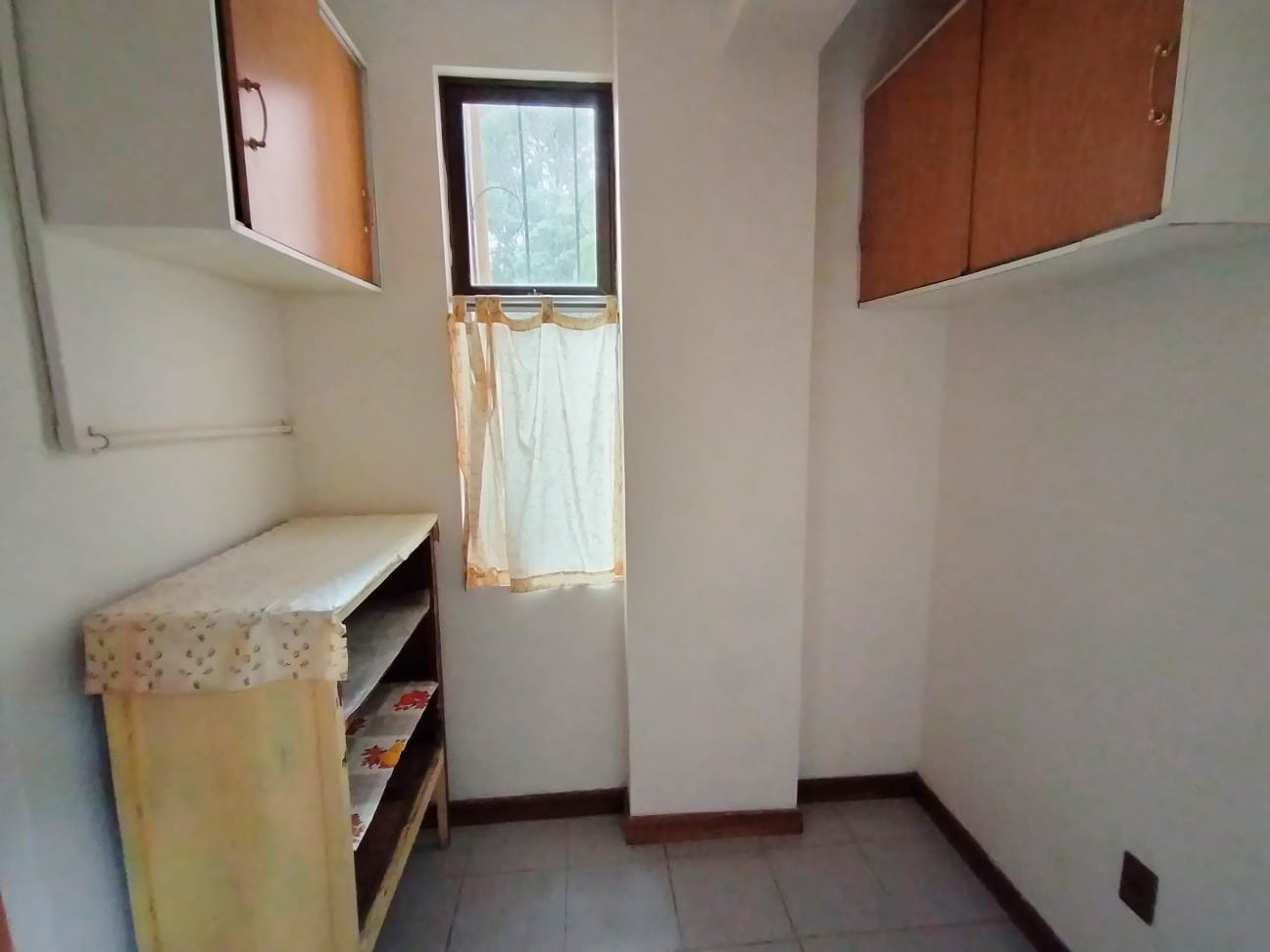 Departamento en AlquilerLos Pinos, frente a Impuestos Nacionales, zona los nuevos Pinos 3 dormitorios 4 baños 1 parqueos Foto 9