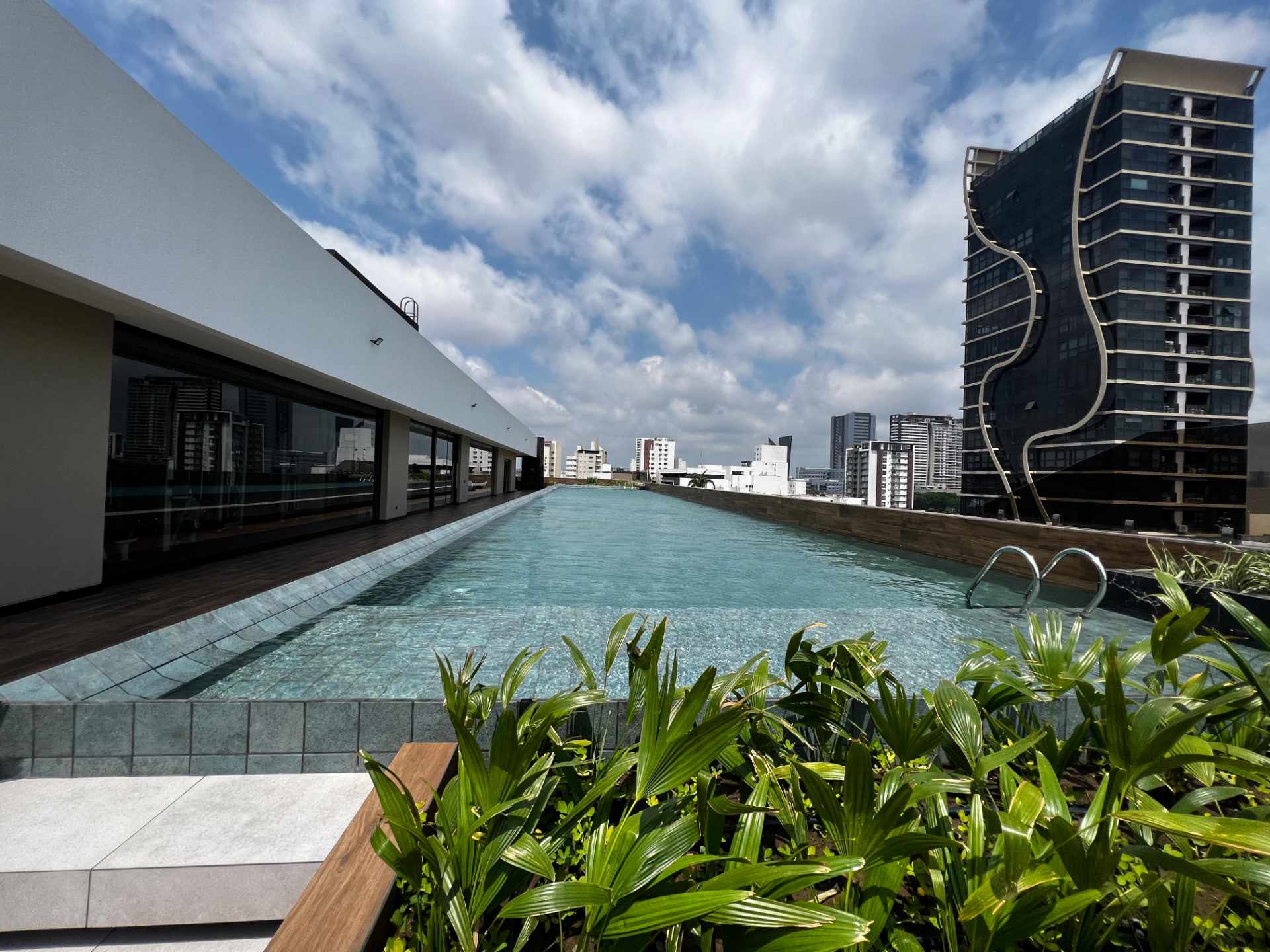 Departamento en AlquilerBARRIO EQUIPETROL 8 ESTE 1 dormitorios 1 baños  Foto 2