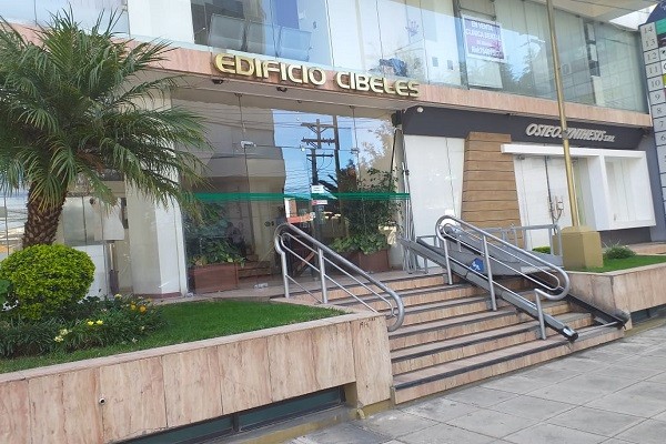 Oficina en VentaCalle Salamanca esquina calle J.C. Carrillo, - Edificio Cibeles, - Norte - Cochabamba, Cercado Foto 1