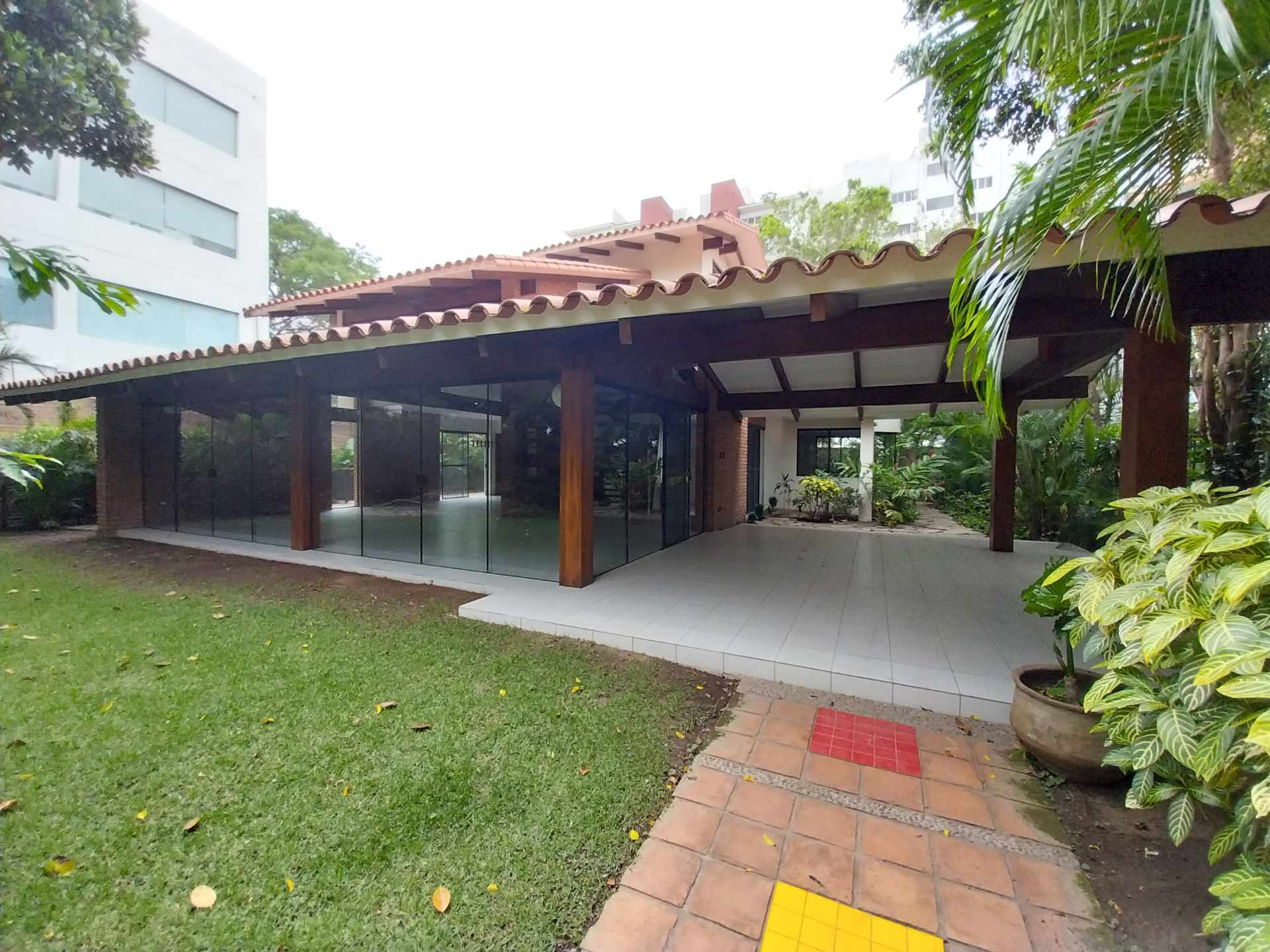 Casa 🔹 ALQUILO PRECIOSA RESIDENCIA EN EXCLUSIVO CONDOMINIO  Foto 2