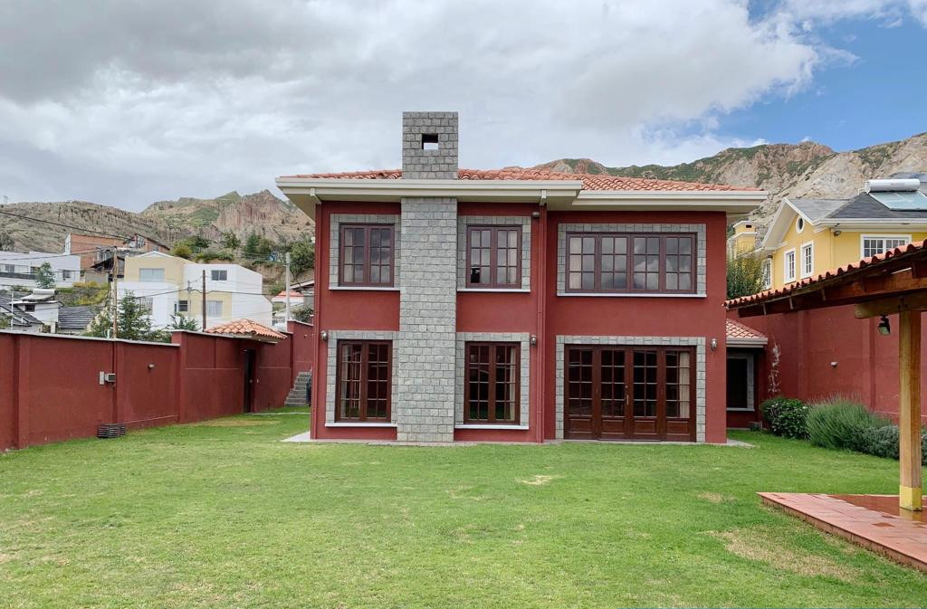 Casa AUQUISAMAÑA, a pasos de San Miguel Foto 1