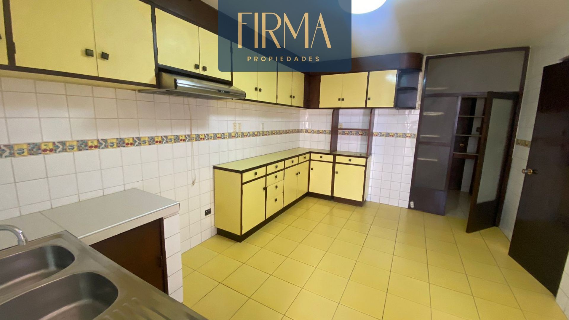 Departamento en Sopocachi en La Paz 4 dormitorios 4 baños 1 parqueos Foto 2